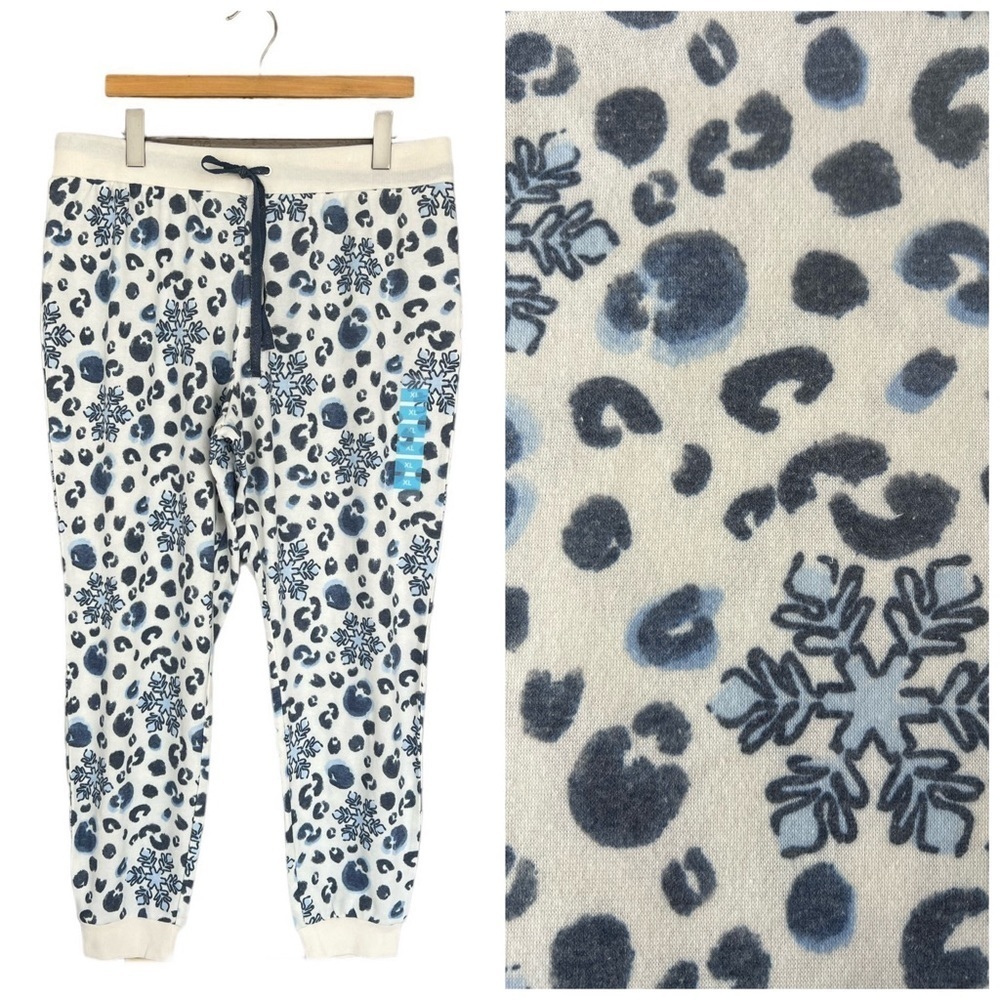 Rockin Around Snowflake Leopard Print Loungewear Jogger PJ Sweat Pants NWOT